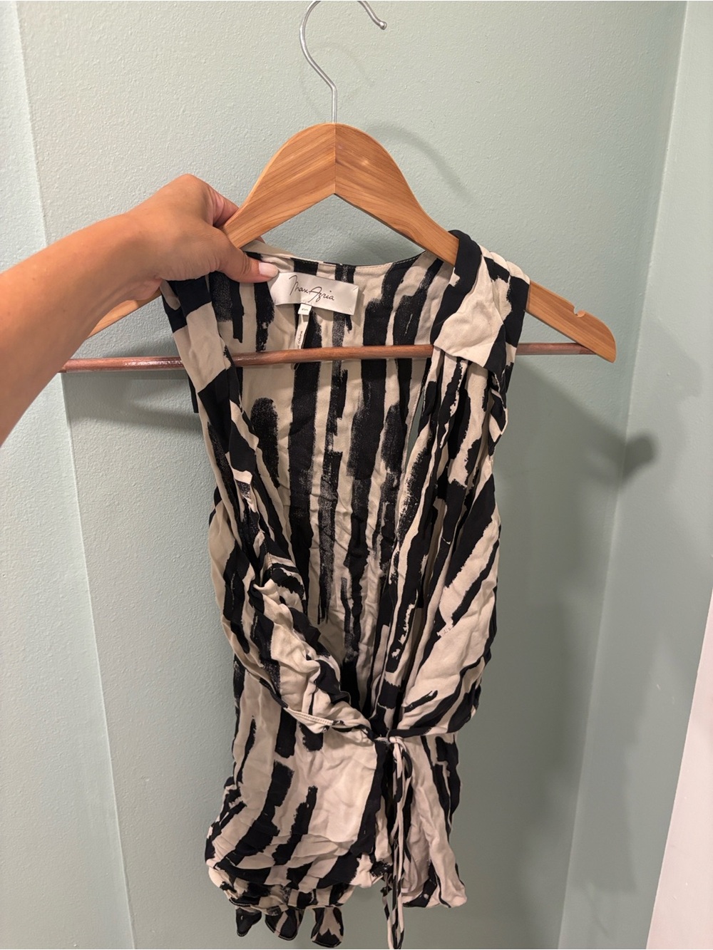 Max Azria Black & Cream Printed Top — XXS